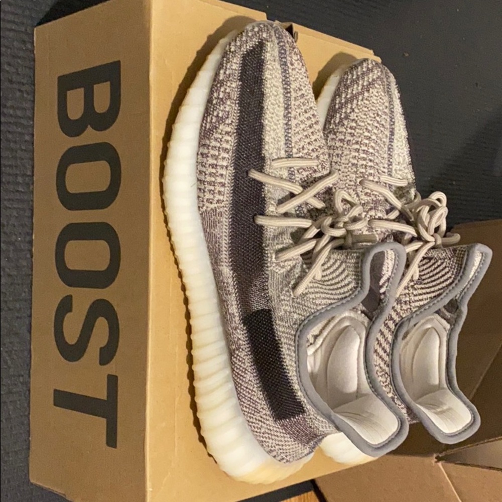100 percent authentic!!! Used Zyon yeezy 350